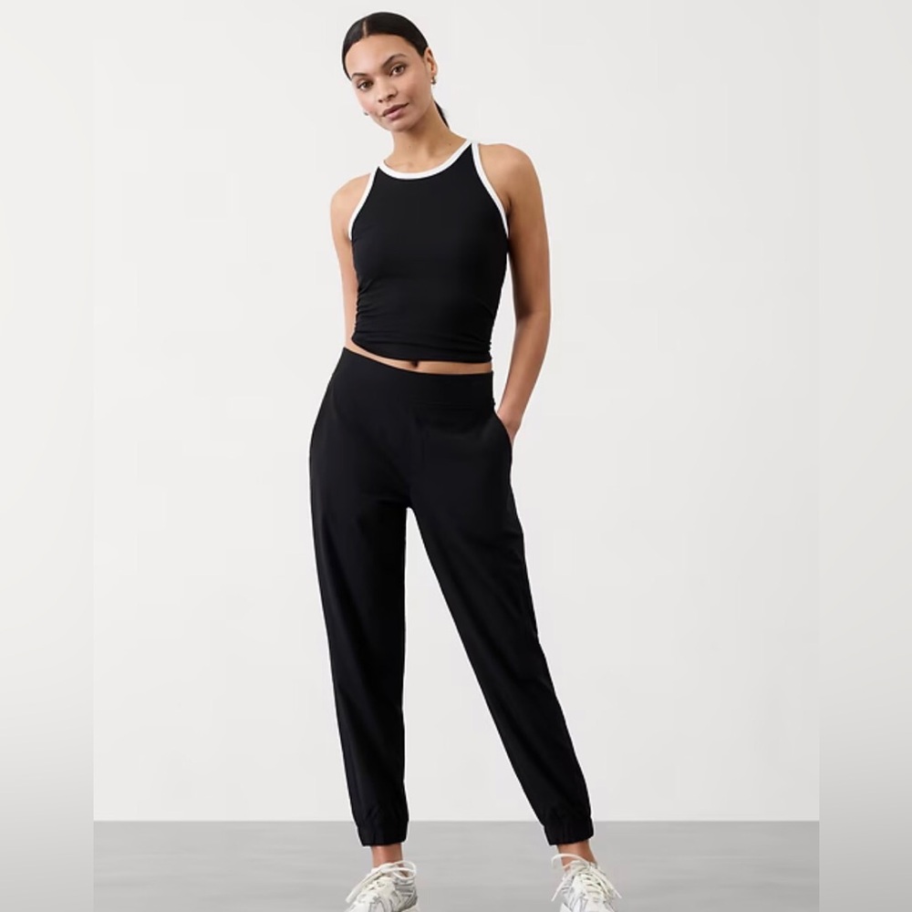 Athleta Black Mid Rise Jogger Pant Size 0 NWOT